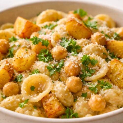 Delicious Pasta with Chickpeas and Potatoes Recipe
